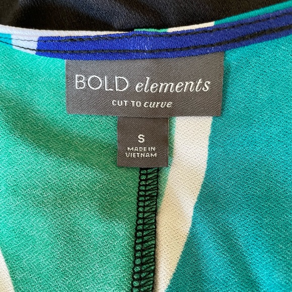 NWT Super cute, retro bare shoulder top - Picture 7 of 8